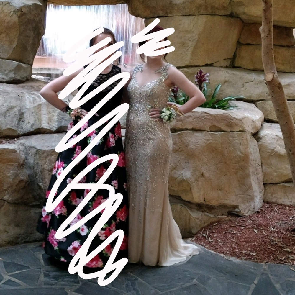 Prom dress - Picture 4 of 4
